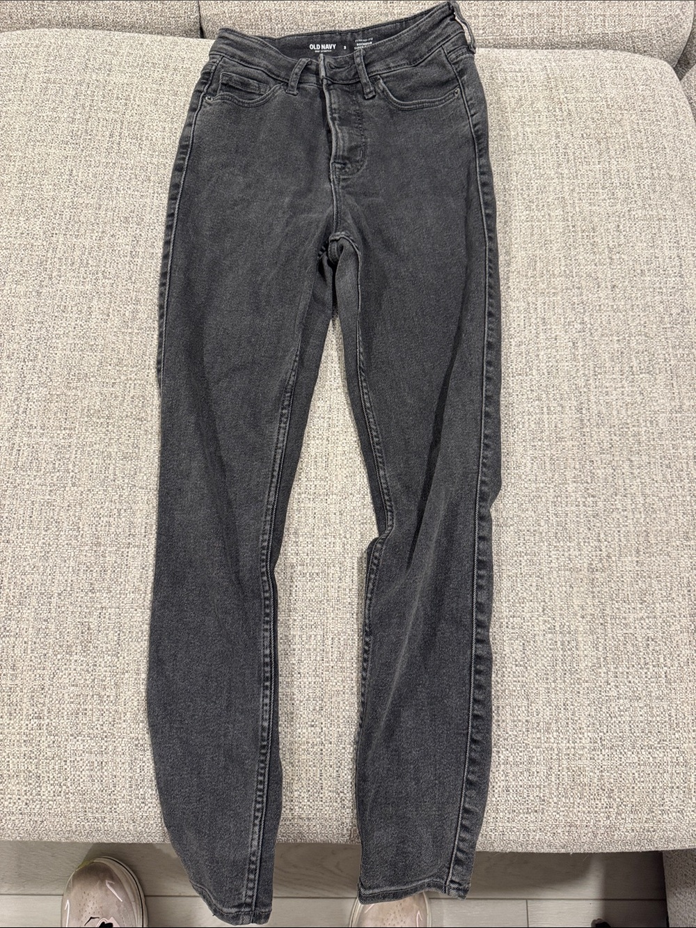 Old Navy Women's Skinny Jeans in Washed Black